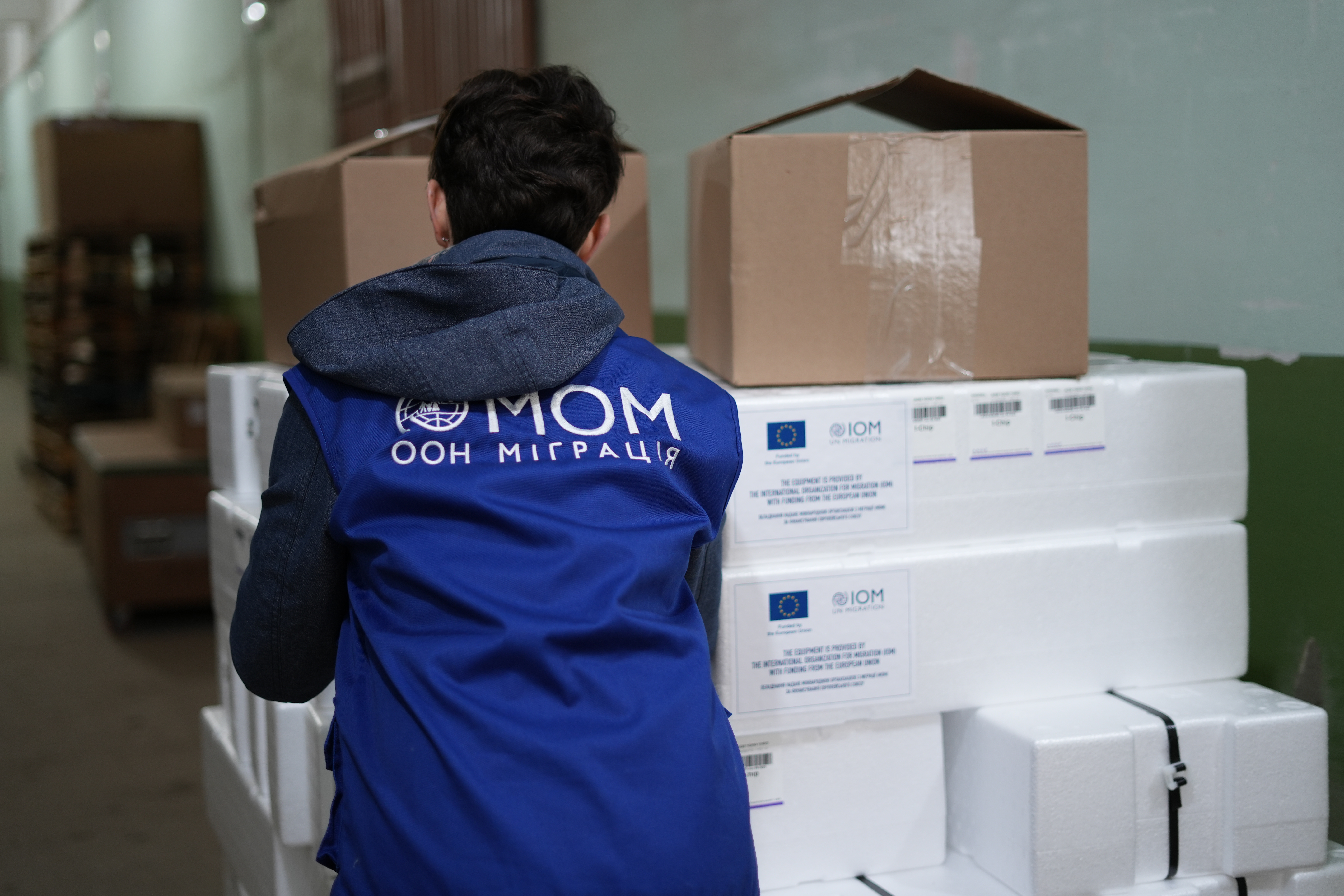IOM delivered equipment for DNA labs 